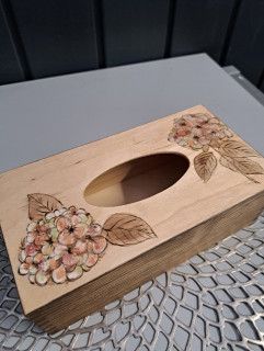 Dřevěný box na kapesníčky hortenzie