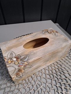 Dřevěný box na kapesníčky