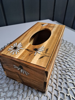 Dřevěný box na kapesníčky